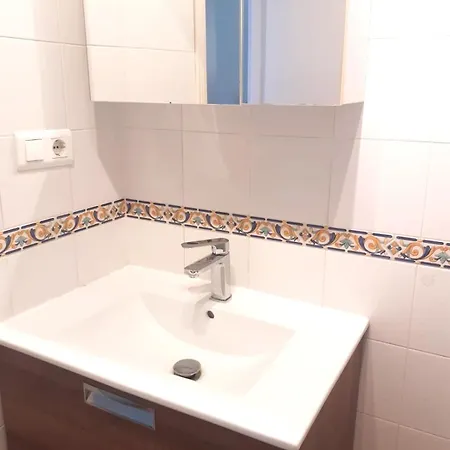 Edificio Miami Playa Burriana * Nerja